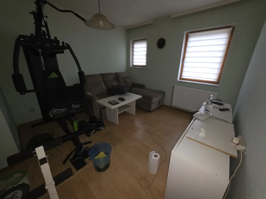 Zimmer vor der Entrümpelung in Niederösterreich